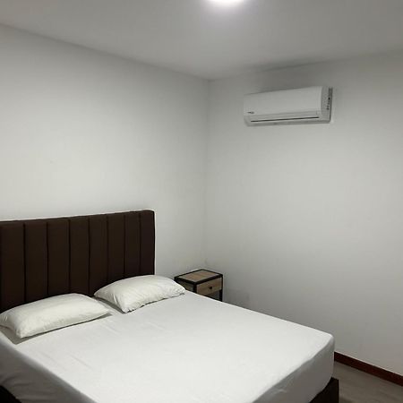 Hotel Gallery By 70 Medellín Dış mekan fotoğraf
