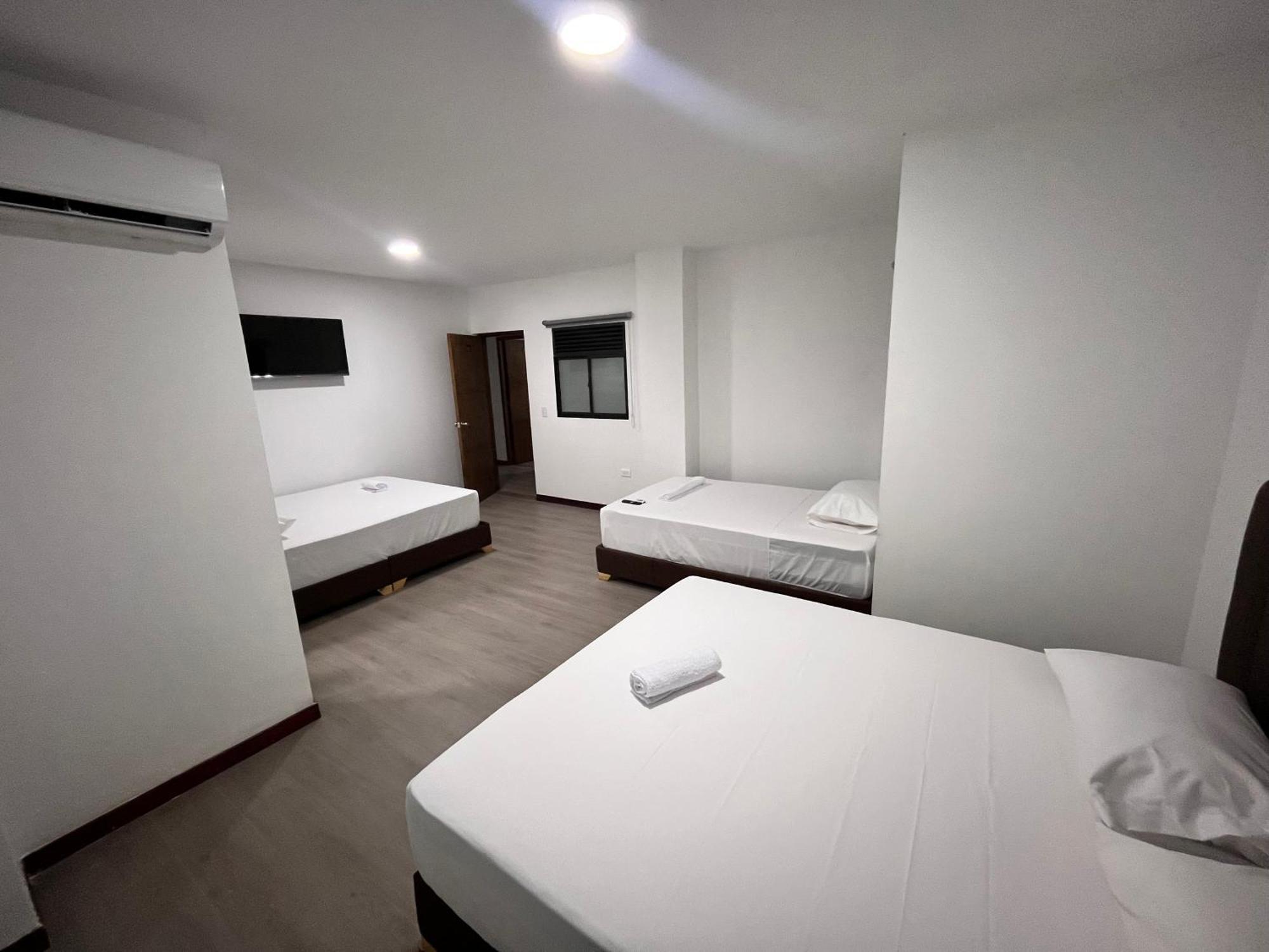 Hotel Gallery By 70 Medellín Dış mekan fotoğraf