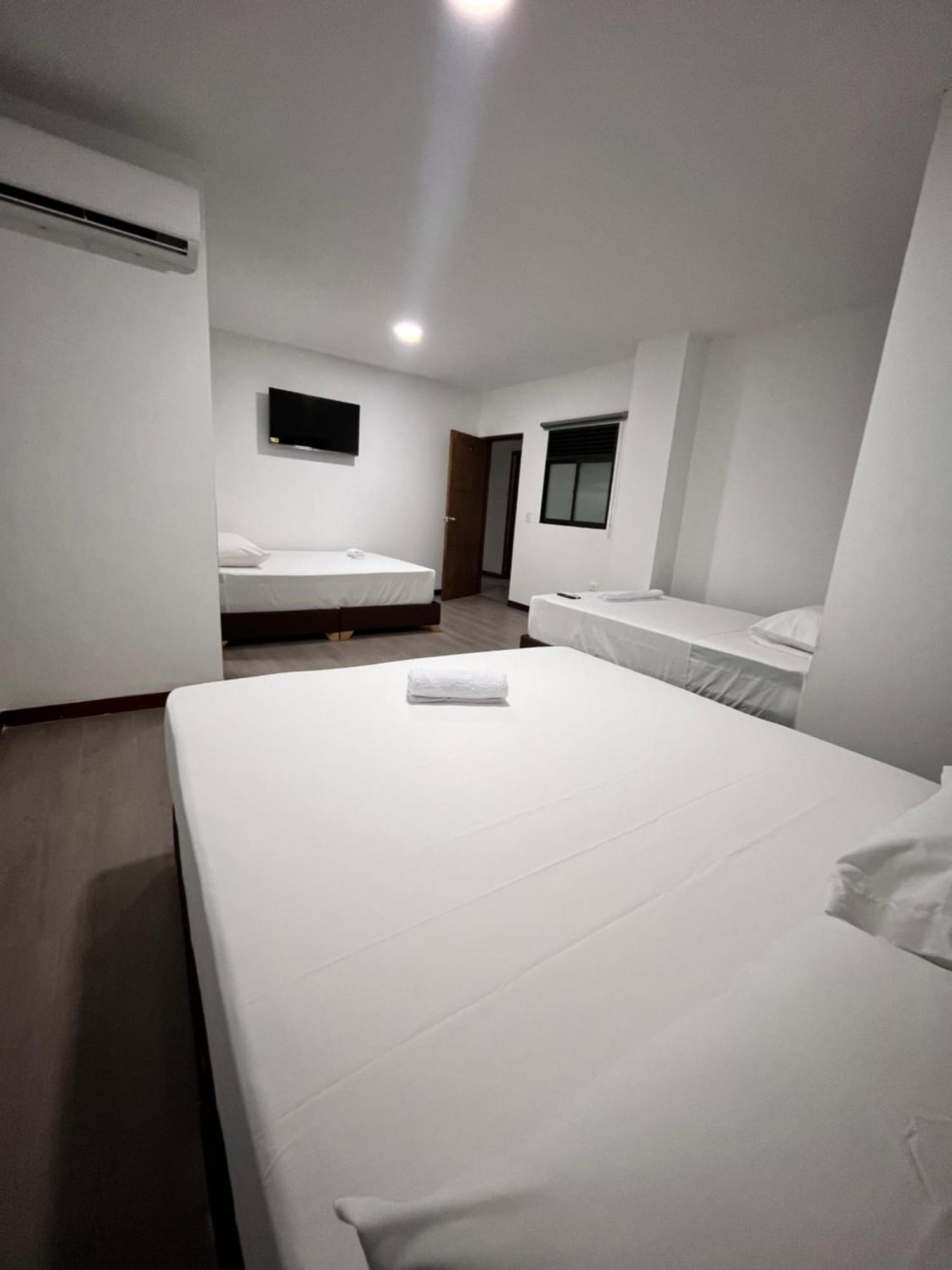 Hotel Gallery By 70 Medellín Dış mekan fotoğraf
